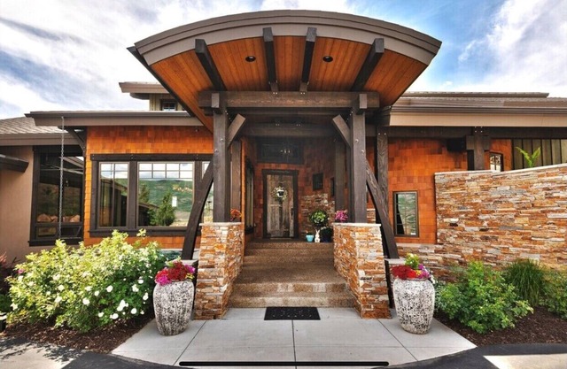 Private Mountain Masterpiece available for monthly rental