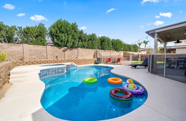 Private Oasis in NW Tucson