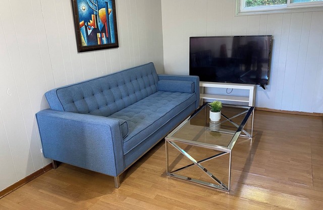 Private One Bedroom Cozy Unit