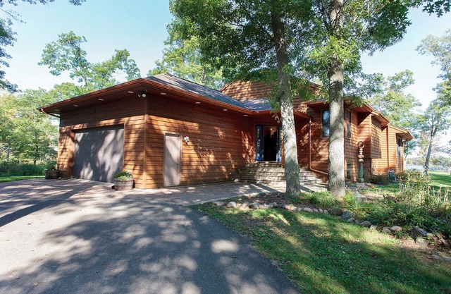 Private Peninsula With 3,000 Feet Of Lakeshore In The Heart Of Lake Country!