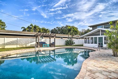 Private Pool, 2 Mi to Beach Seminole Escape!