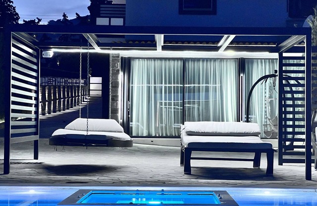 Private Pool House by Olivujoj - Your slice of paradise for six