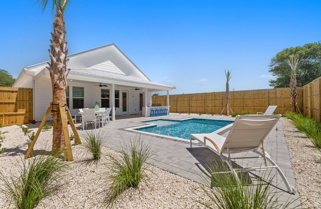 Private Pool - West PCB - Close to the Beach