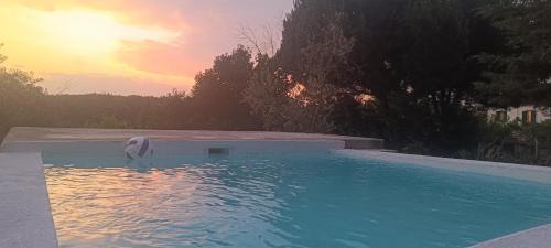Private Property & Pool - Kingdom of Stone
