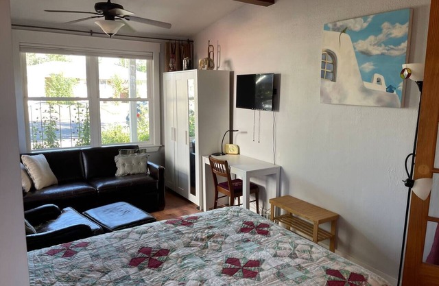 Private, quiet, midtown, 1st floor studio close to CU.