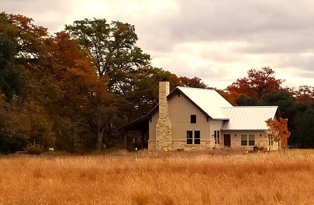 Private Riverfront Lodge with Mountain Views Between Lost Maples and Garner Park