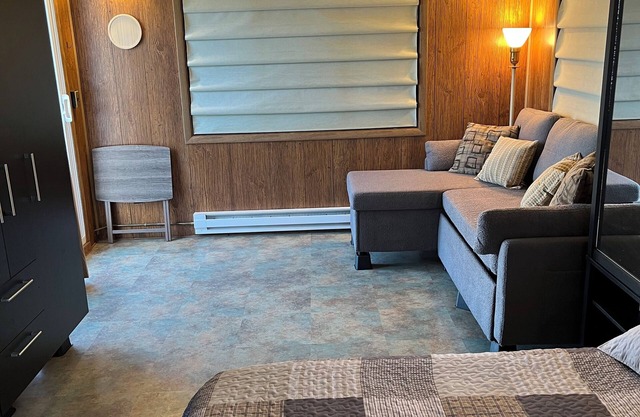 Private room, entrance, backyard