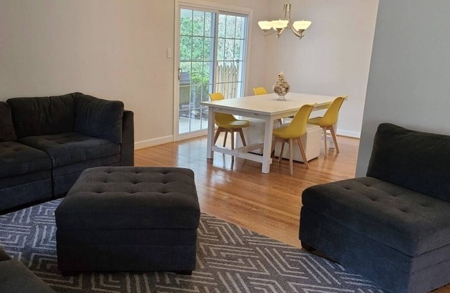 Private room with it own entrance and full bathroom