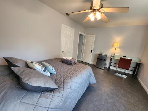 Private Room2 Own Entry Shared Bath One Guest Walk to UCSD