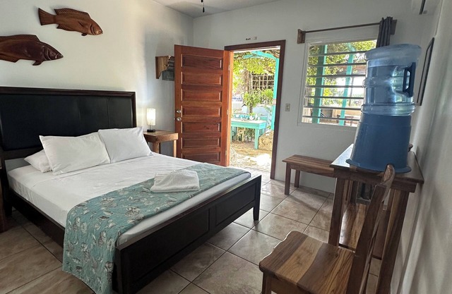Private Snapper Room w/AC @ All Seasons Belize