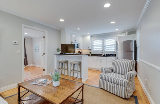 Private Suite in Downtown Simpsonville