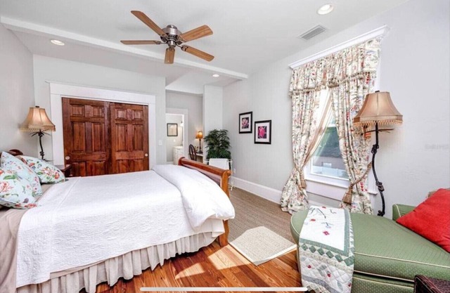 Private updated Suite in heart of Downtown Dunedin