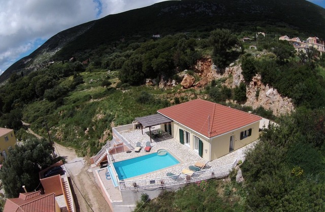 Private Villa 3 bedrooms sleeps 6 with Pool and Sea Views in Zola