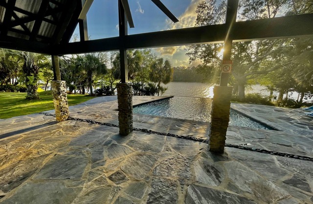 Private Villa, Boat, Infinity Pool, Private Beach, Kayak with Dolphins!