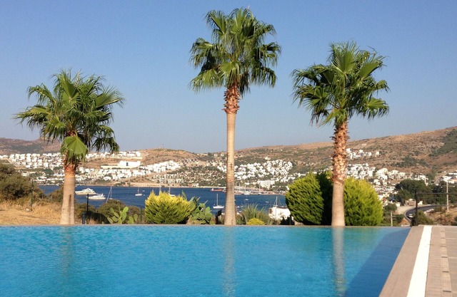 Private villa in secured compound , amazing sunrise!