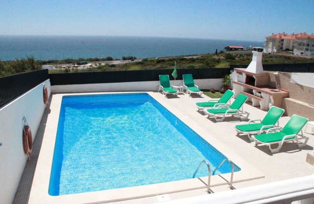 Private villa, sea front, private pool, games room, fast Wifi