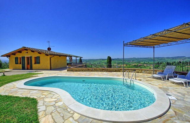 Private Villa with A/C, private pool, WIFI, TV, terrace, pets allowed, panoramic view, parking