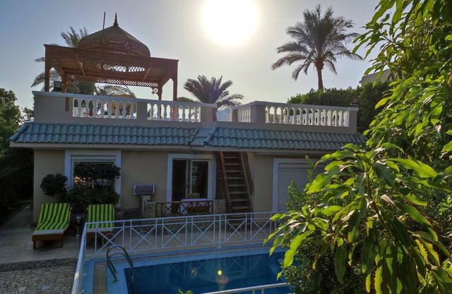 Private Villa with Pool&Garden. Entrance to Private Beach.