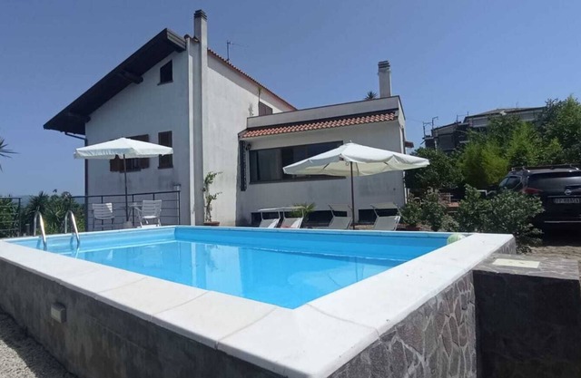 Private villa with pool 15 minutes from the sea on a Capo d'Orlando hills