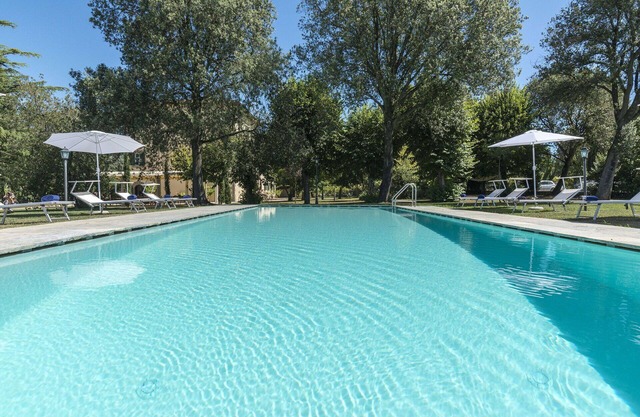 Private Villa with WIFI, A/C, hot tub, private pool, TV, patio, panoramic view, close to Cortona