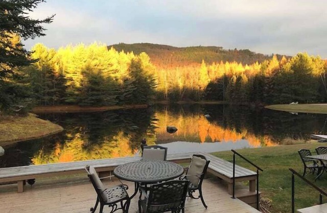 Private Waterfront Estate: 3 Luxe Cottages & Beach