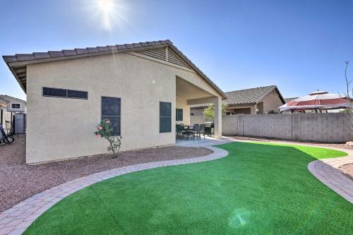 Private Yard Sunlit Peoria Vacation Rental!