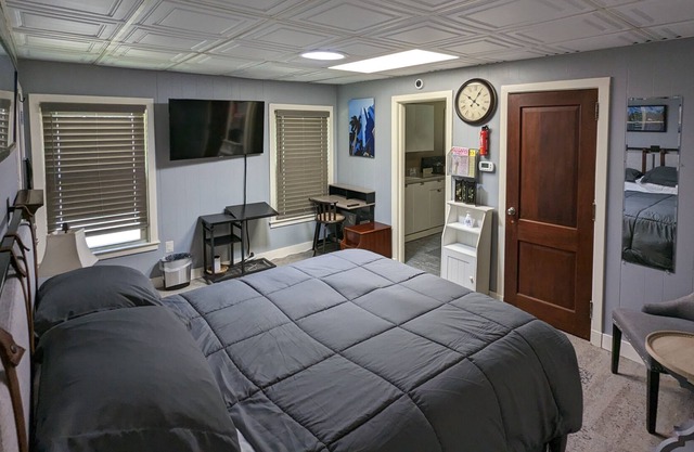 Privy Cozy Studio #1