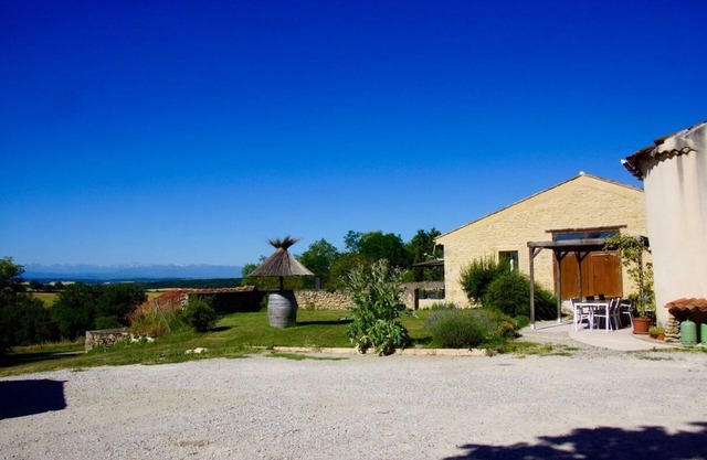 Propriété de Charme Rénovée sur 3000 m2 Avec vue Exceptionnel sur les Pyrénnées