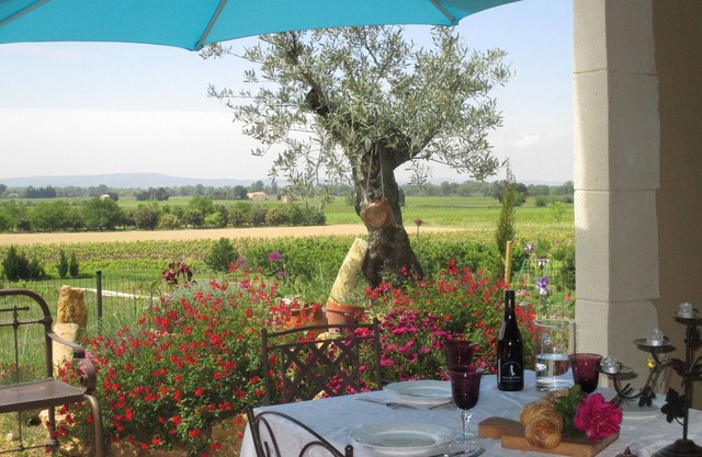 Provencal farmhouse with stunning views