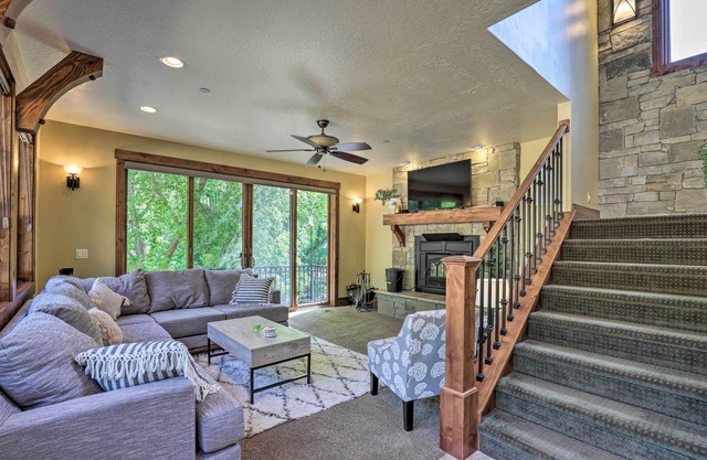 Provo Canyon Cabin 'Treehouse' w/Mountain Views