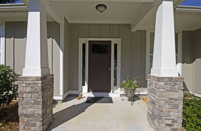PTC Nearly New Open Concept Ranch-Clean, Spacious