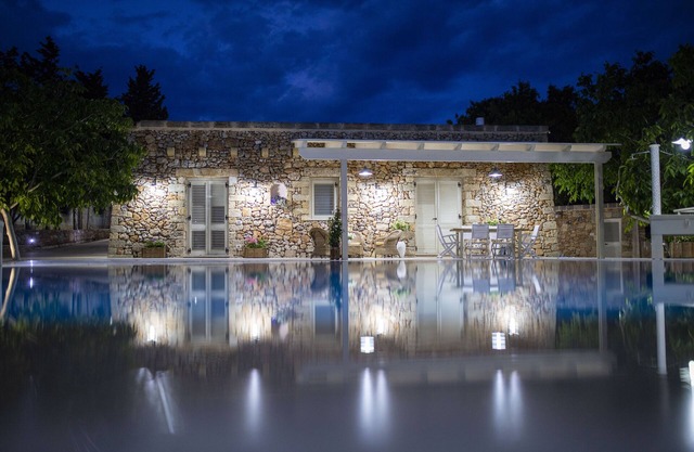 Puglia Salento luxury villa with swimming pool and hydro spa. a few km from leuca