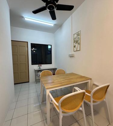 Pulutan Homestay Manggatal