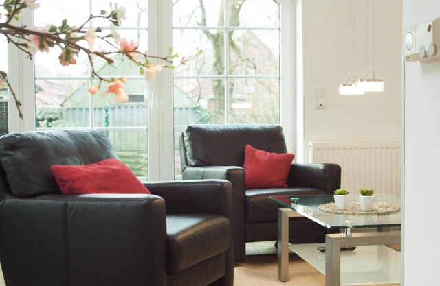 Pure relaxation - renovated vacation home on the North Sea - fenced garden