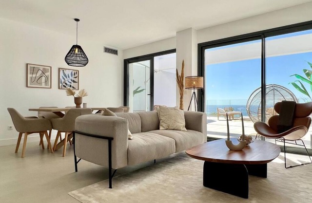 Pure South Penthouse Sea View