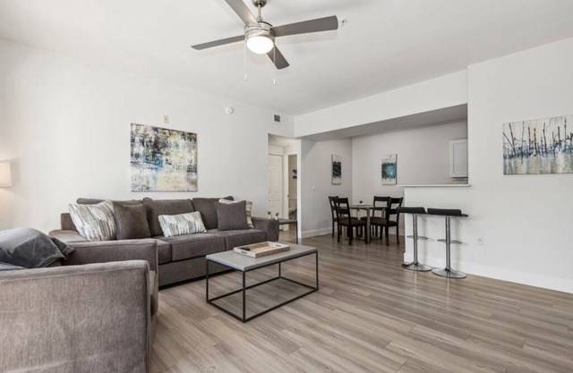 Pure Suites Furnished 2 Bed Glendale Gym Pool
