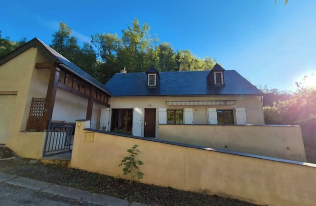 Pyrenees, 4* house, 8 pers, near St-Lary-Soulan.