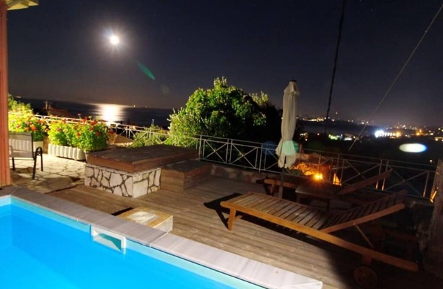 PYRGI VIEW EXECUTIVE ,Private pool,Glorious views ! n00001622259