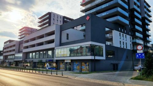 Q Apart Meta -1, 2 lub 3-pokojowe, klimatyzowane apartamenty przy Manufakturze z garażem lub parkingiem Gratis, FV