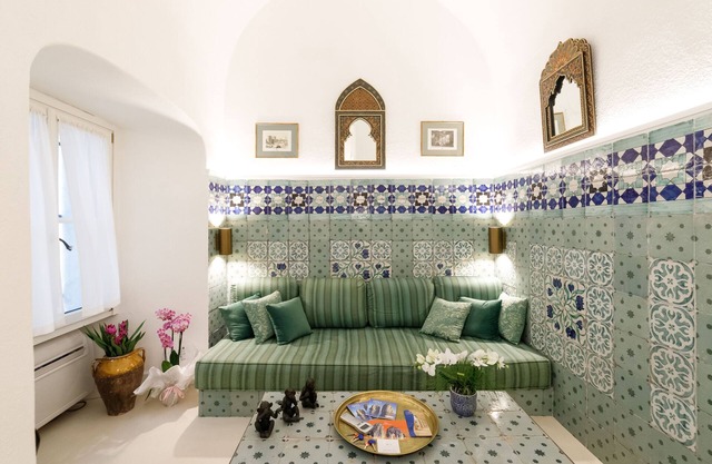 Qasar Luxury Suite in Capri's Piazzetta