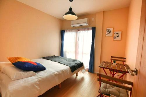 QU301 Edogawa Japanese Style Apartment 301 has direct access to Akihabara and Shinjuku, with convenient transportation and free WiFi