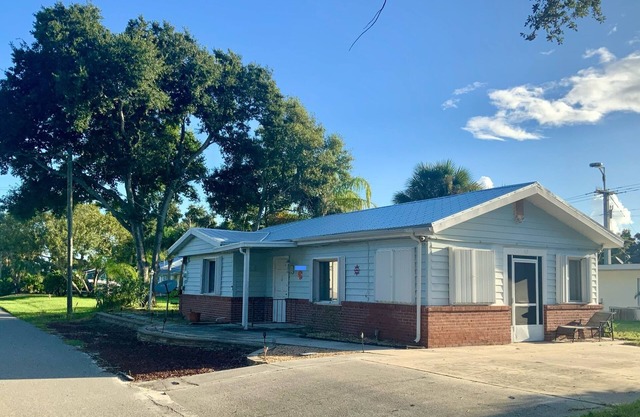 Quaint and quiet small fishing village, 960 sq ft home, convenient location!