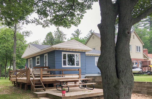 Quaint Cottage located on Lake Huron