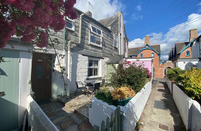 Quaint Fisherman's cottage in the heart of Padstow, wifi, pets welcome