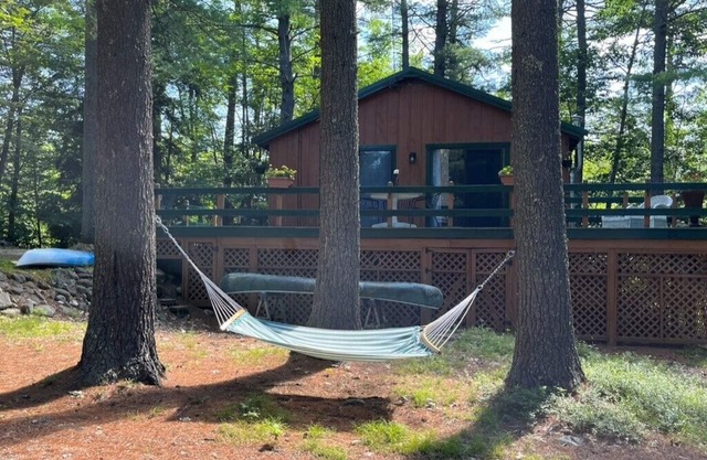 Quaint lake cottage where you can enjoy the peace and serenity of nature living.
