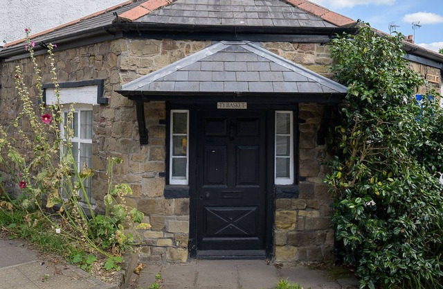Quaint listed building on edge of Brecon Beacons