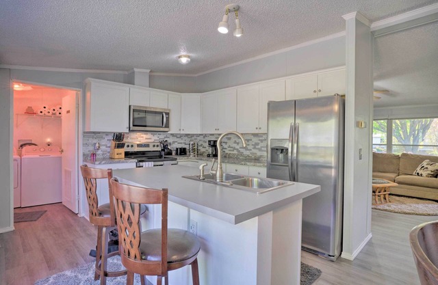 Quaint Ridgely Home ~ 9 Mi to Reelfoot Lake!