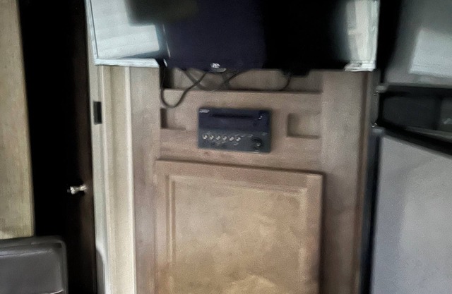 Quaint RV with AC can be picked up in Berrien Springs 29ft a slide out also.