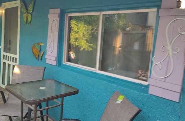 Quaint Victorian tiny house in Starland District, pets ok/fully furn/all util