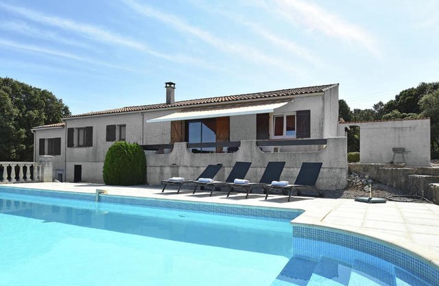Quaint Villa in Argelliers with Private Swimming Pool